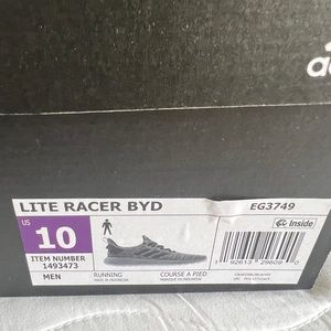 Adidas men’s running shoes like new used twice.size 10